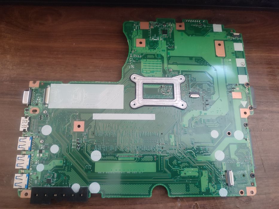 Placa de baza laptop Fujitsu Siemens A514 - procesor i3-4005u