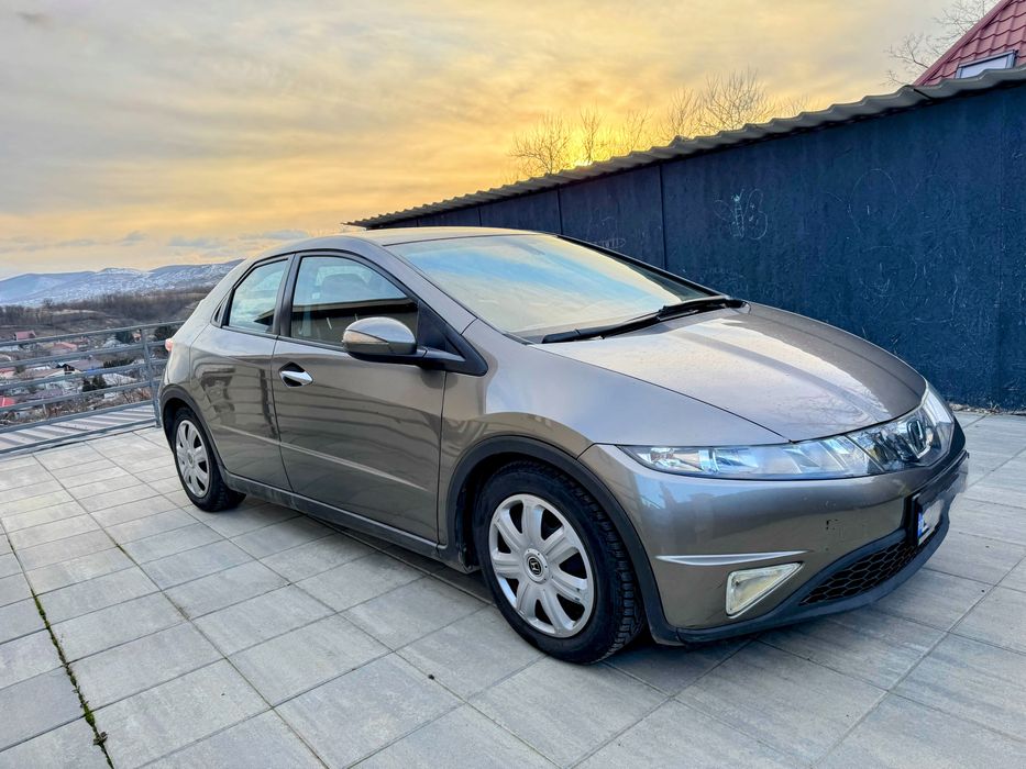 Vand Honda civic 1.8 benzina , 140 cai, 200k km