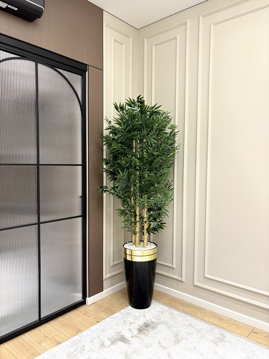 Искусственный декоративный дерево