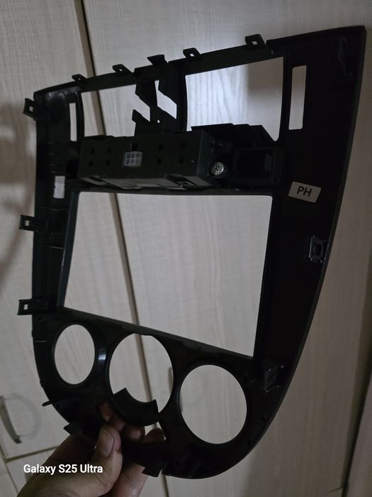 Gentra мафон рамка с часами
 Почти. Новый. +доставка  бесплатно