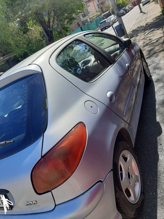 Vand Peugeot 206 1.4 Hdi an 2005 ( pentru dezmembrat)