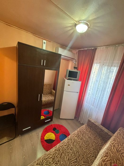Închiriez o Camera de camin