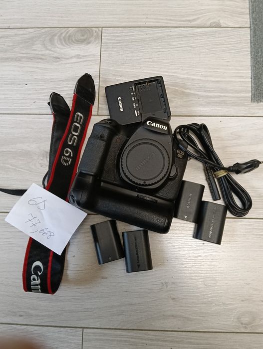 Vând canon 6D,foarte bine întreținut.