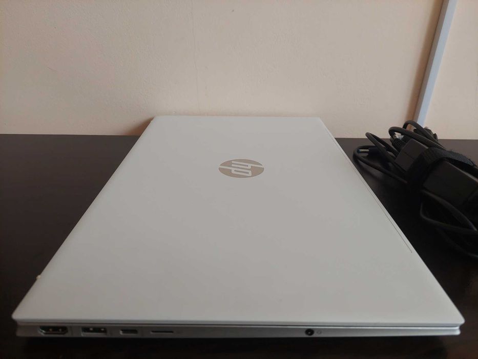 Лаптоп HP Pavilion 49L50EA