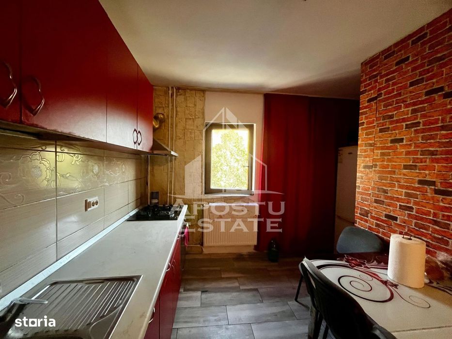 Apartament 3 camere,etaj 3,zona UMT