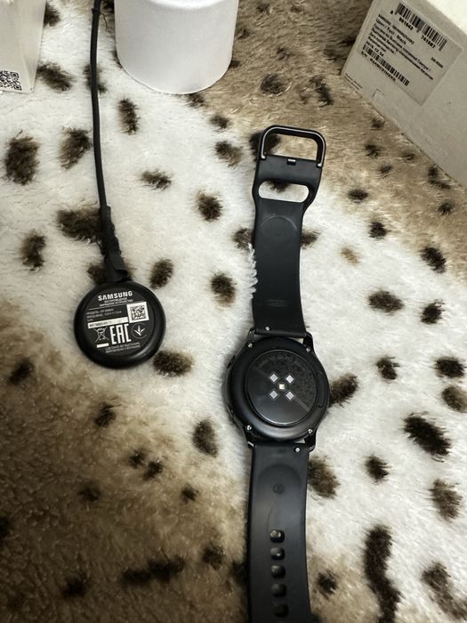 продам часы samsung в отличном состояние