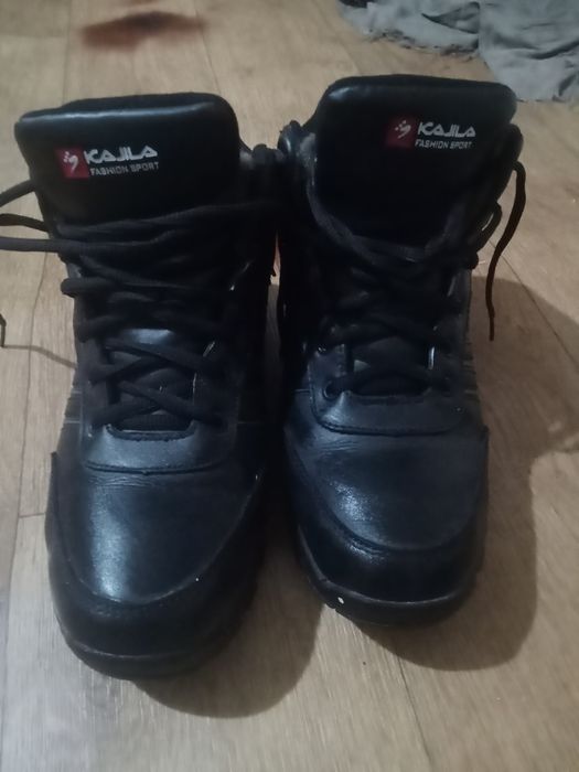 Продам бренд обувь зимний