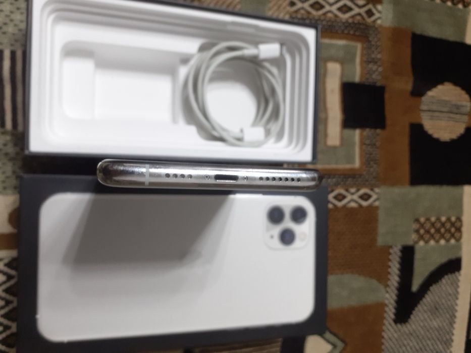 Продам iPhone 11 Pro Max
