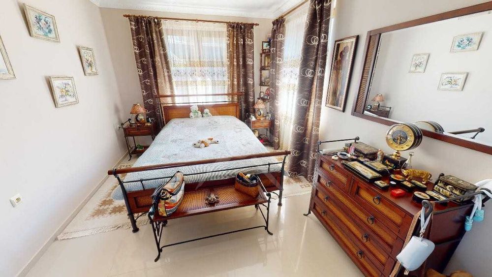 Продава се Къща в с. Кошарица, Област Бургас - 364 кв.м за 1058 €/кв.м - Снимка #1