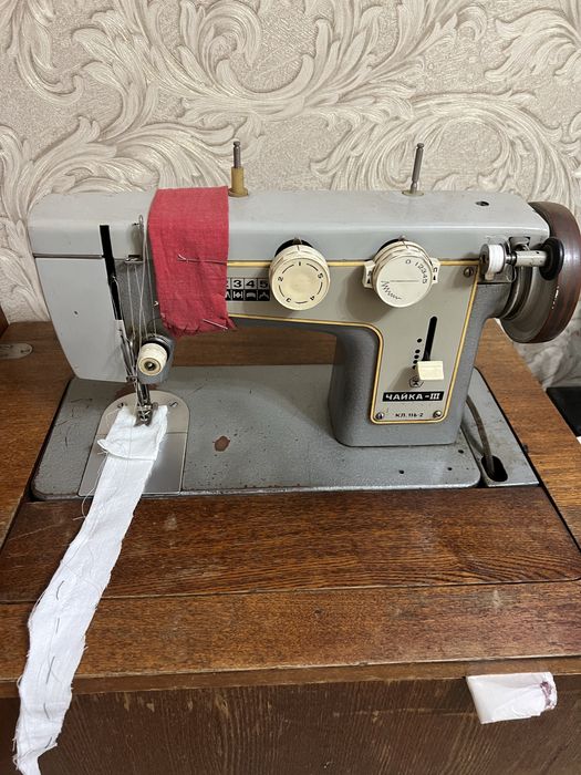 Швейная машинка Чайка