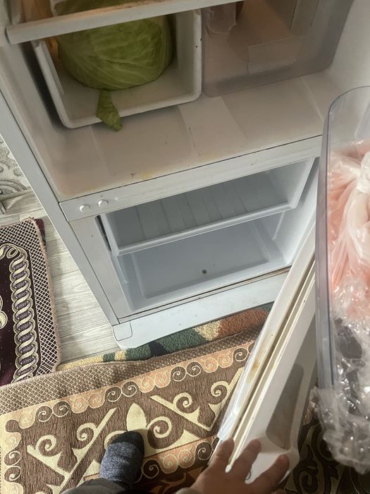 Продаю Холодильник Индезит