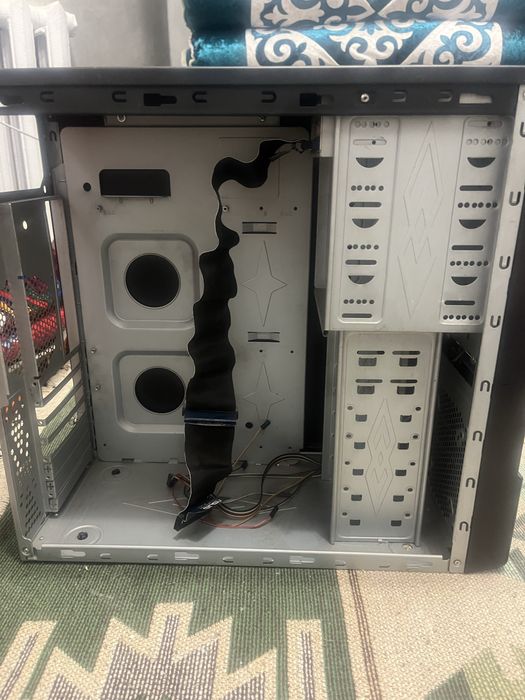 Корпус ПК + рабочий дисковод (можно отдельно)