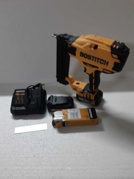 Bostitch pistoale de batut cuie