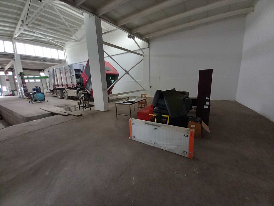 Дава се под наем Промишлена сграда в Разград, Бели Лом - 2765 кв.м за 5000 € - Снимка #16