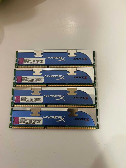 Memorii ram Kingston HyperX DDR3 – 4 plăcuțe RAM (4GB/buc, total 16GB)