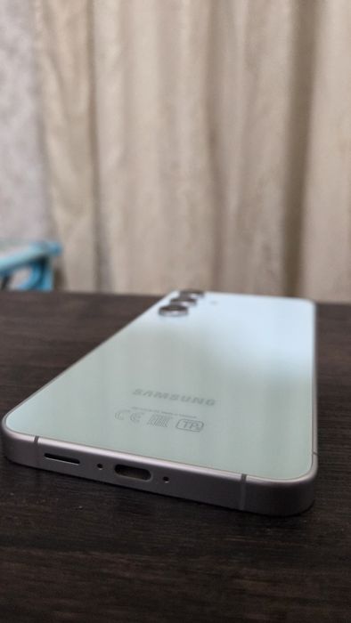 Продам Samsung s24 fe, 256gb