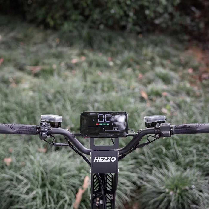 HEZZO F8 – Електрическа тротинетка 10000W, 150 км пробег, 100 км/ч