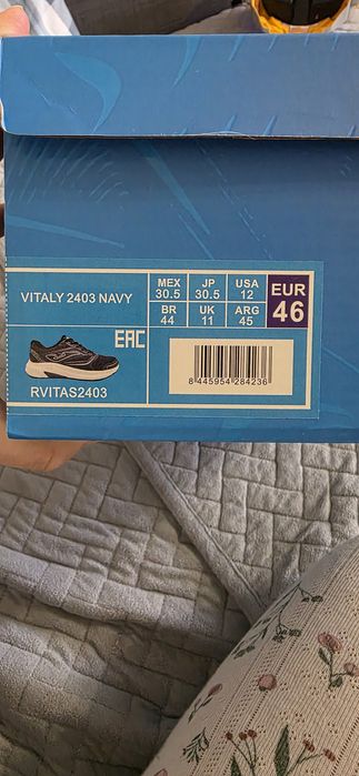 Продаю кроссовки Joma.Оригинал