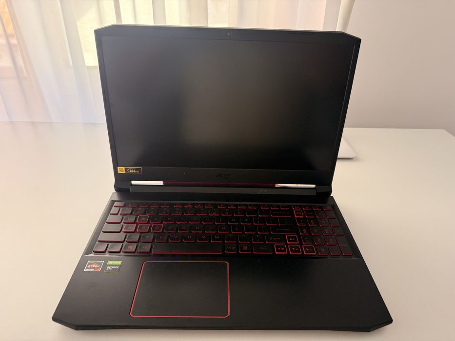 Laptop Acer Nitro 5 - Ryzen 7, 16GB RAM, GTX 1650Ti, 144Hz