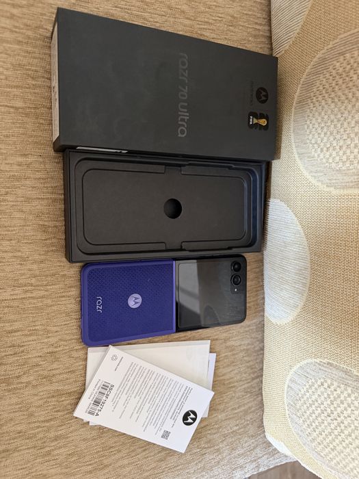 КАТО НОВ 512GB Motorola Razr 70 Ultra  Vivacom Гаранция 2028 г.
