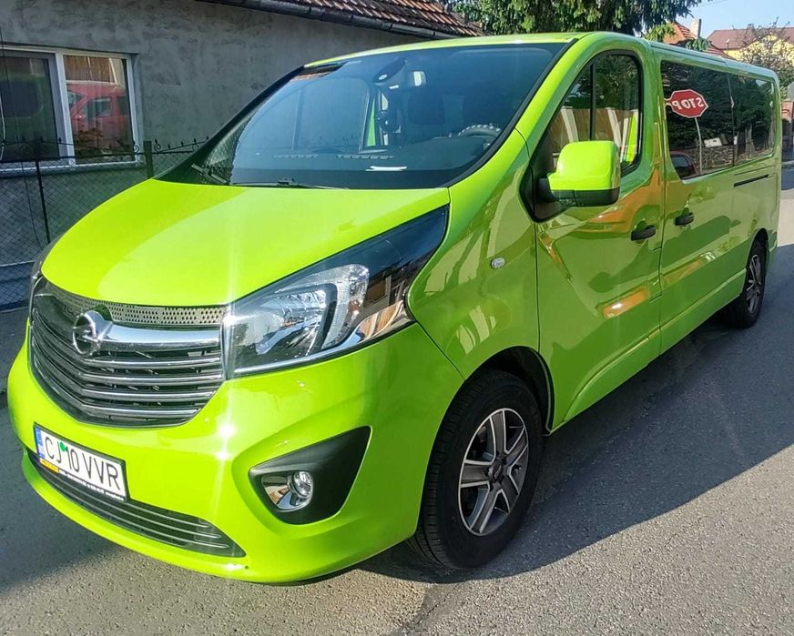 Inchirieri microbus 8+1  VivaroRent