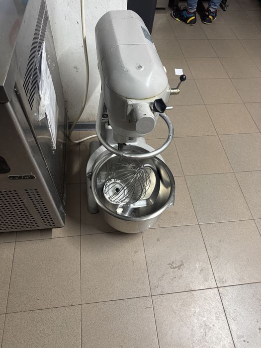 Hobarth mixer planetar 15 litri