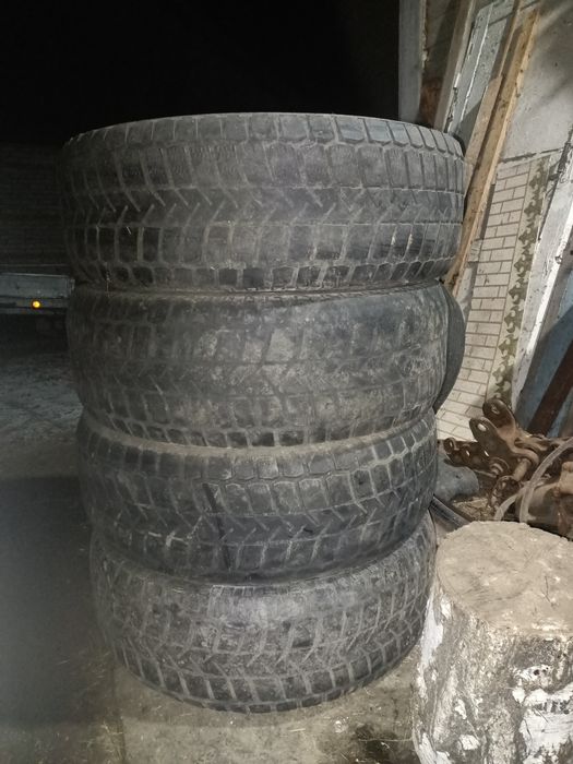 Продам шины на ПТС-4