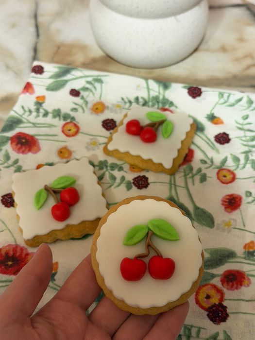 Сладки по поръчка за погача, бебешки и семейни празници