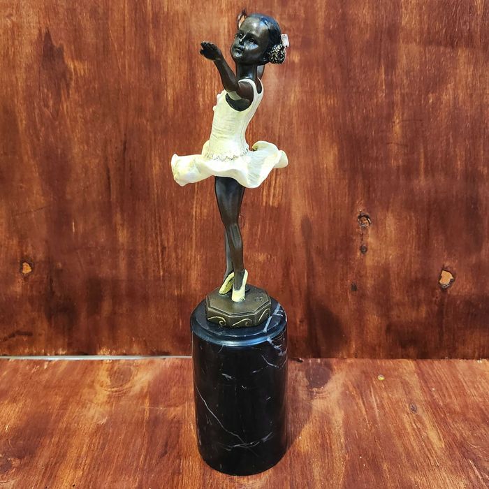 Бронзова скулптура на балерина по модел на Preiss