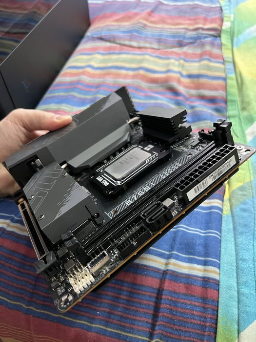 Placa de baza B760I Aorus Pro DDR5 + I513600K + contact Frame Garantie