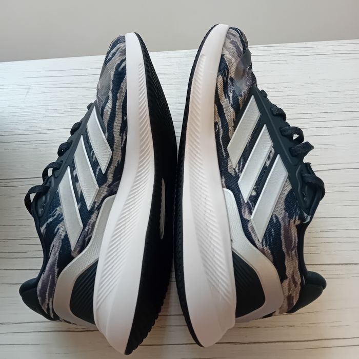 Маратонки на Adidas