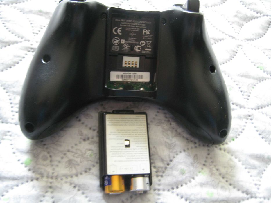 Продавам оригинален контролер за XBOX 360