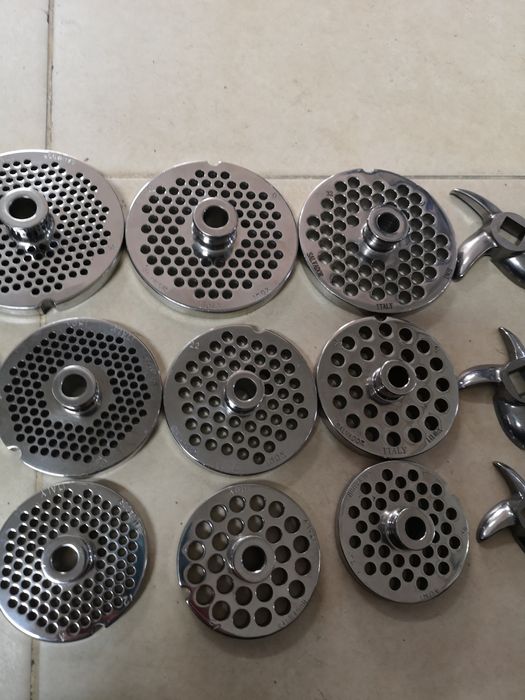 Ножове и решетки за електрически Месомелачки