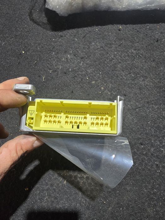 Calculator airbag lexus is300h III 2013-2023 impecabil