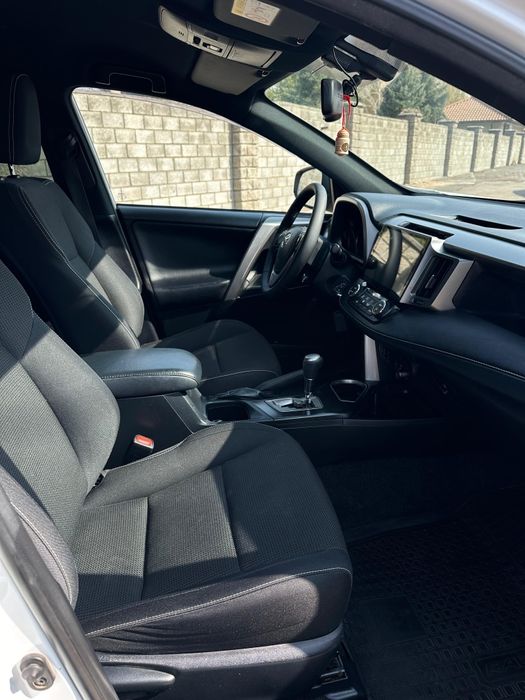 Продам toyota rav 4 2018 год