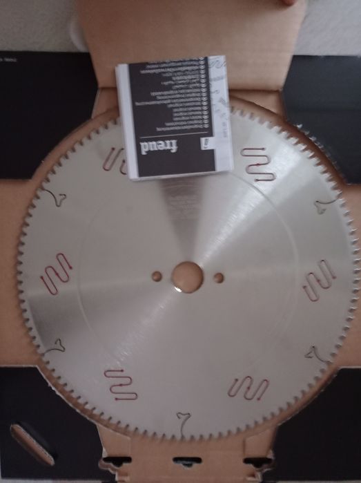 Отрезной диск по МДФ и алюминию