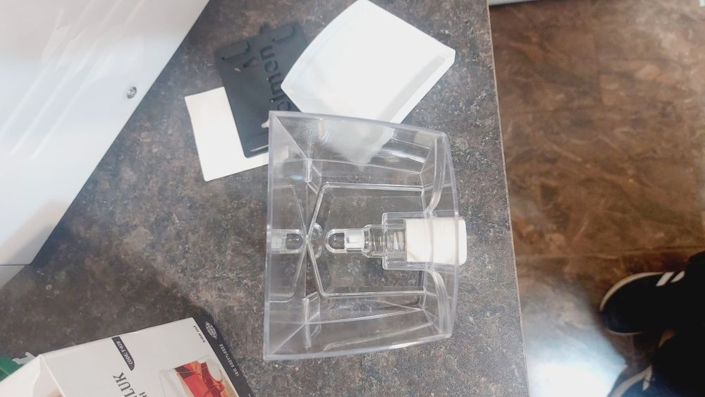 Дозатор за течен сапун за стена