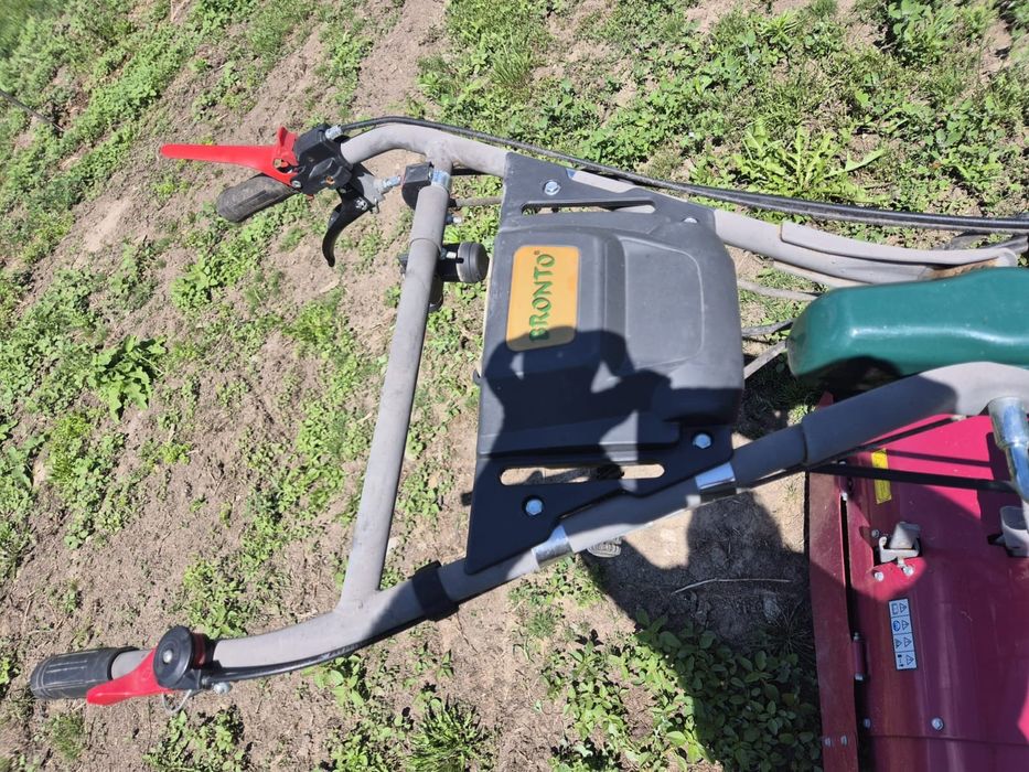 Vând motocultor de 9 cp