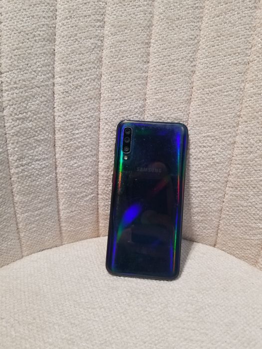 Samsung A50 64g sotladi