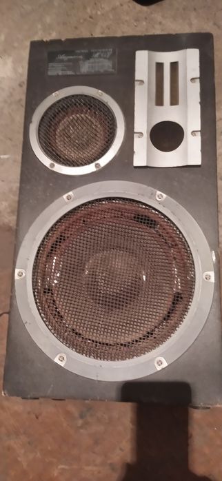 Колонки четыре штуки.