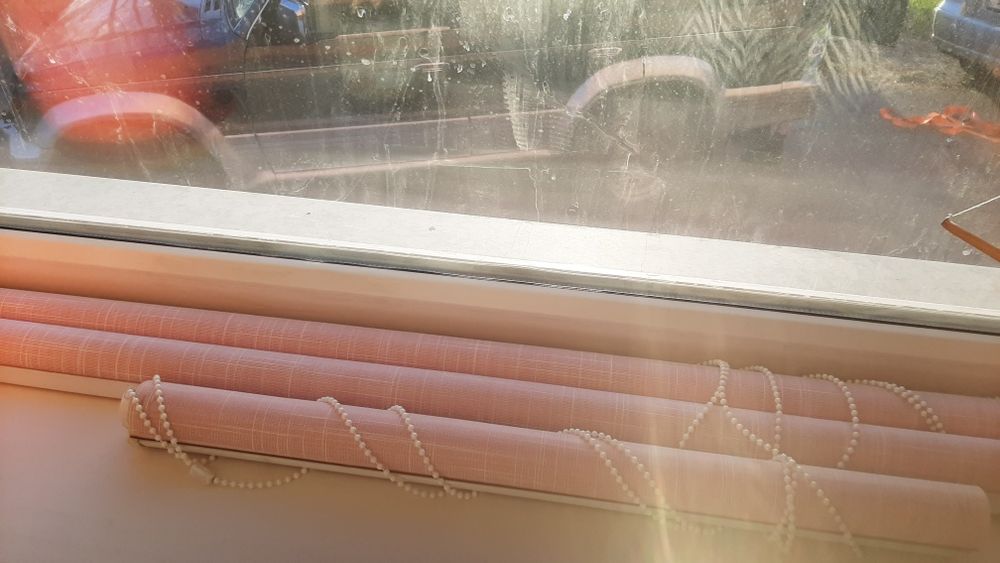 Продам Срочно Ролл шторы на балкон