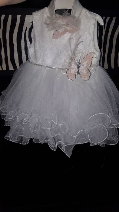 Продаю платья для девочки