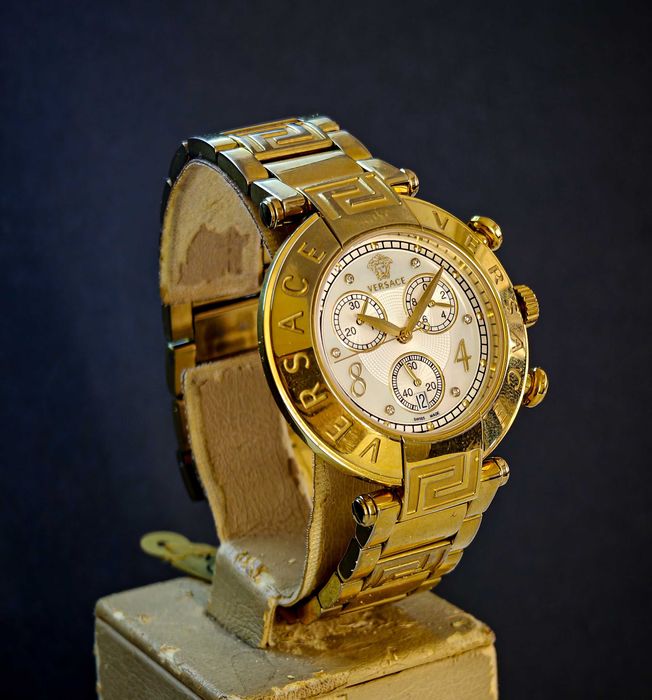 Луксозен часовник VERSACE 68С - Хронограф, позлата, сапфири, 40 мм