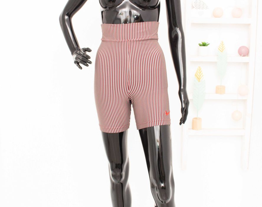 Nike оригинален дамски къс клин на райета висока талия винтидж М