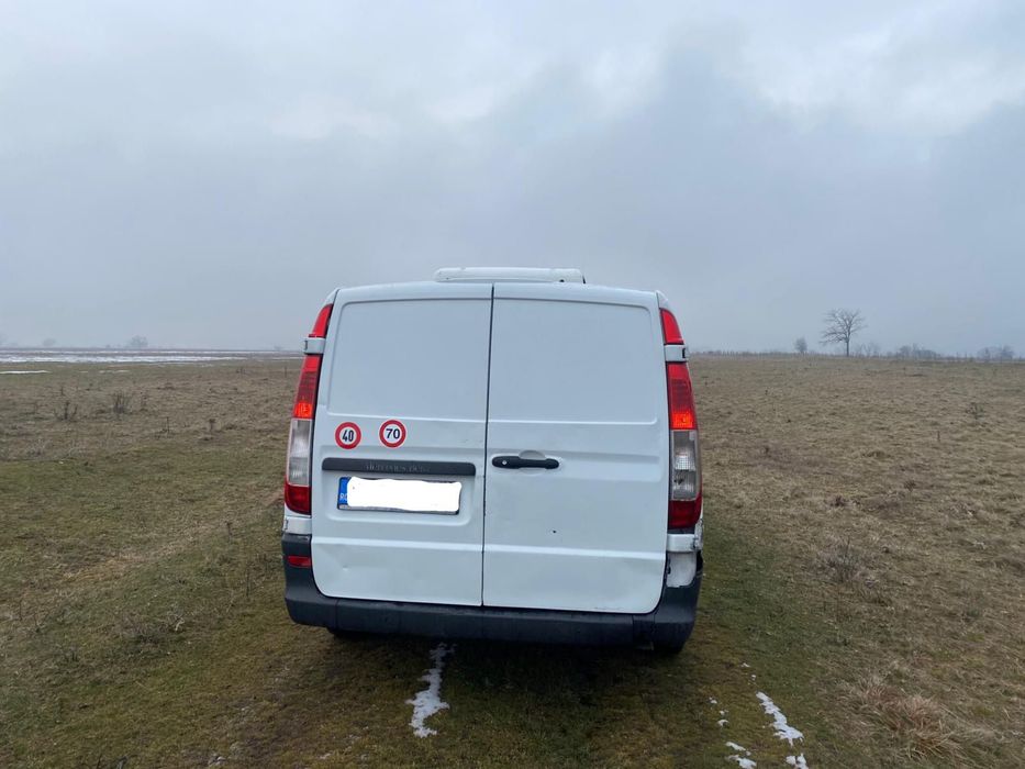Mercedes Vito 2.2  an fabriacatie 2005 cu FRIG
