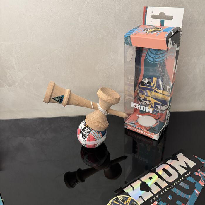 Krom Noia 4 | Sticky Clear