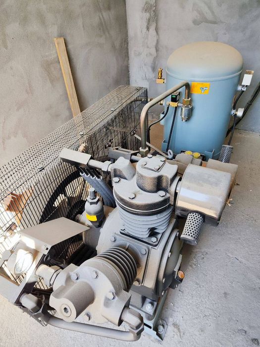 Машина для вдува бутылок автоматическая для растяжки ПЭТ бутылок