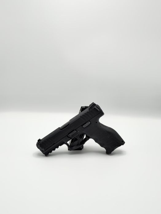 Продавам Airsoft пистолет Heckler & Koch VP9