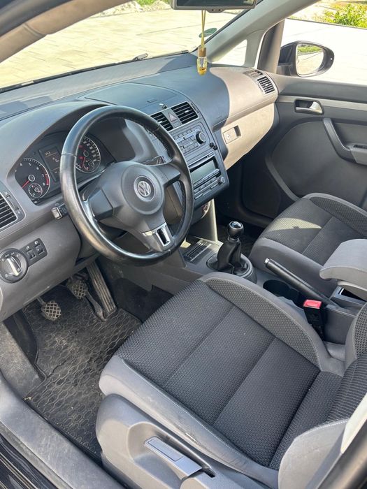 VOLKSWAGEN Touran 2012 — imagine 5
