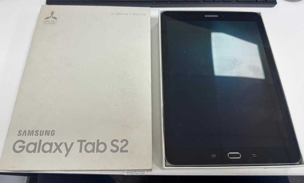 Планшет Samsung Galaxy Tab S2 9.7 32GB WiFi + LTE